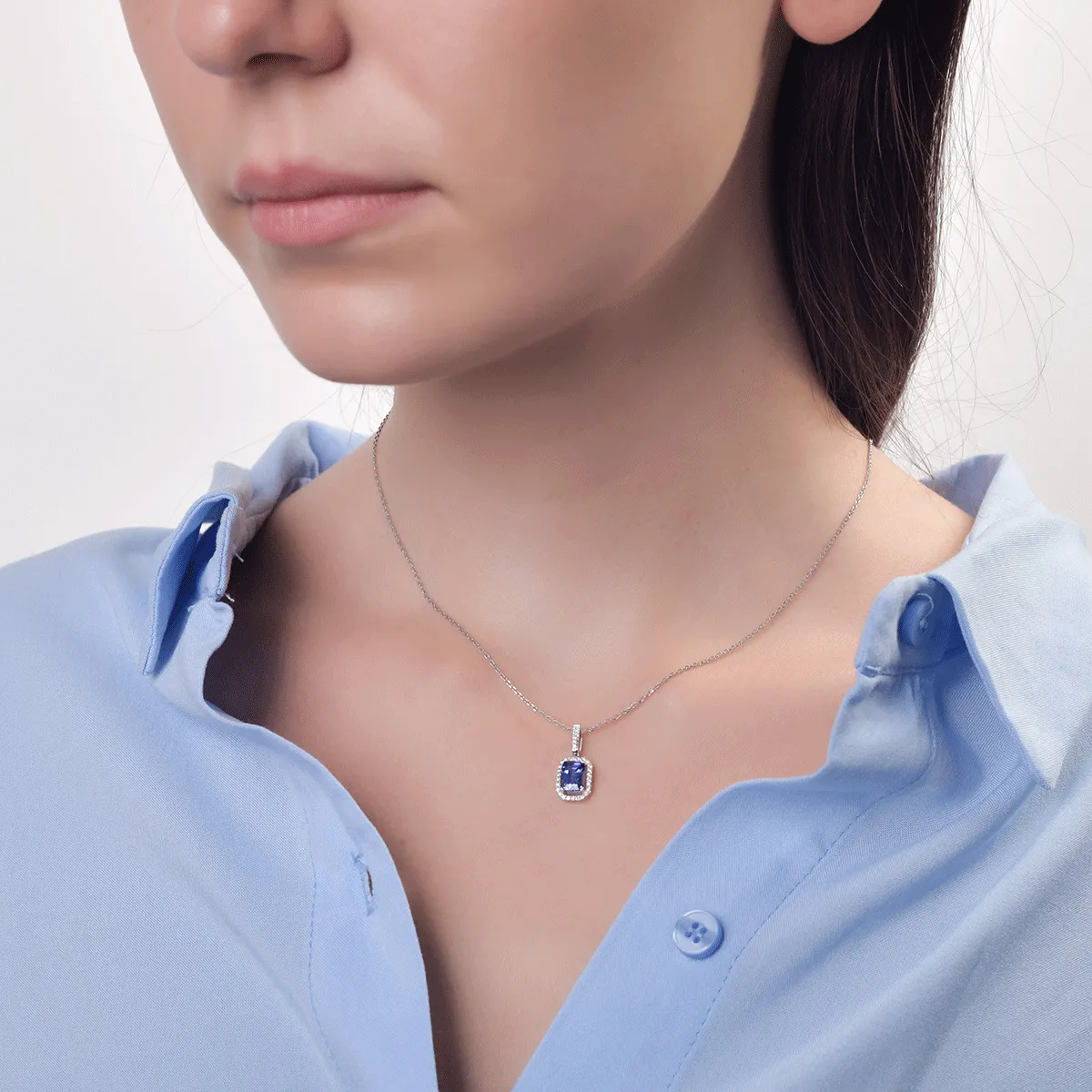 Pandantiv din aur alb cu tanzanit de 1.14ct si diamante de 0.095ct