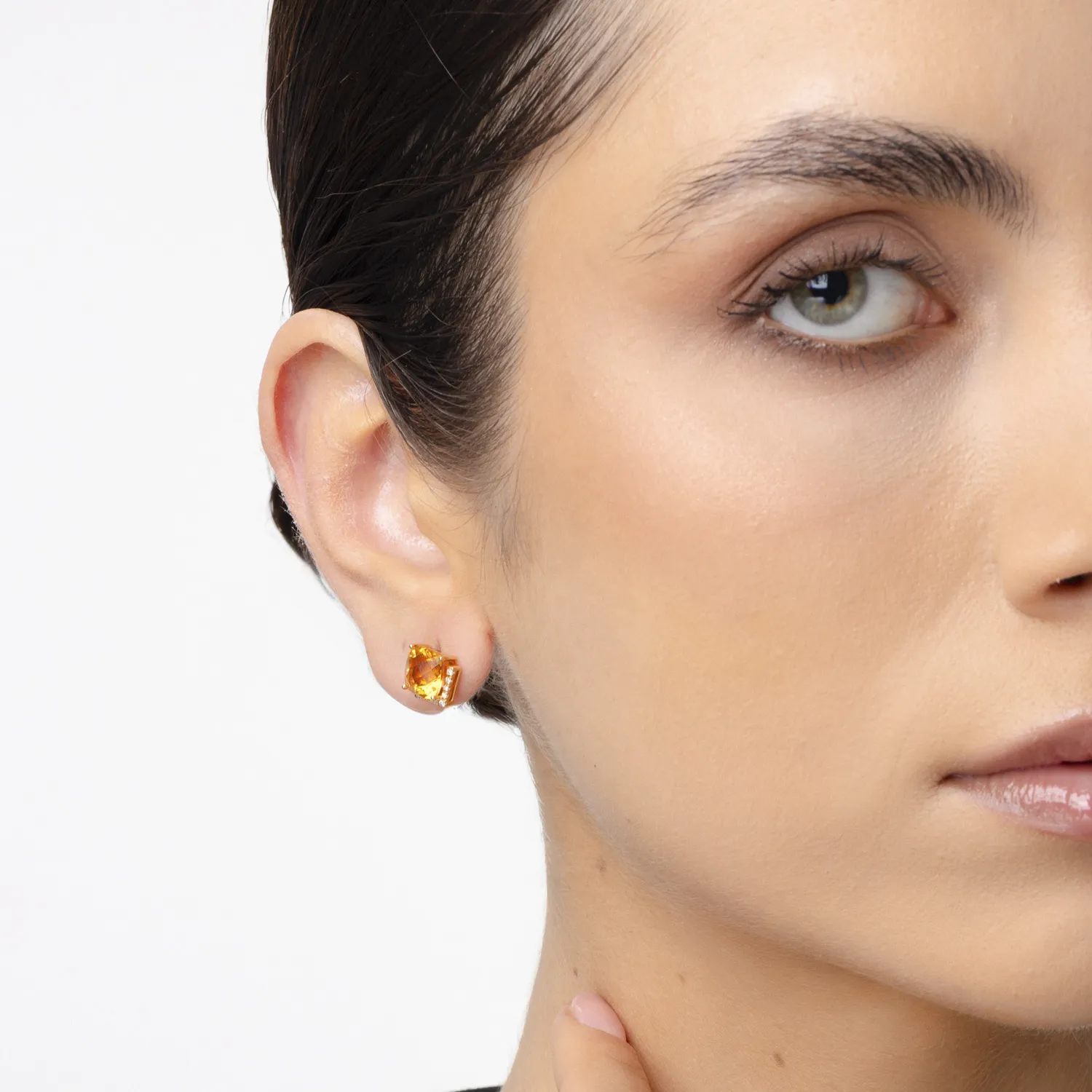 Kolczyki z żółtego 18K złota cu cytryn 4,3ct i diamenty o masie 0,1ct