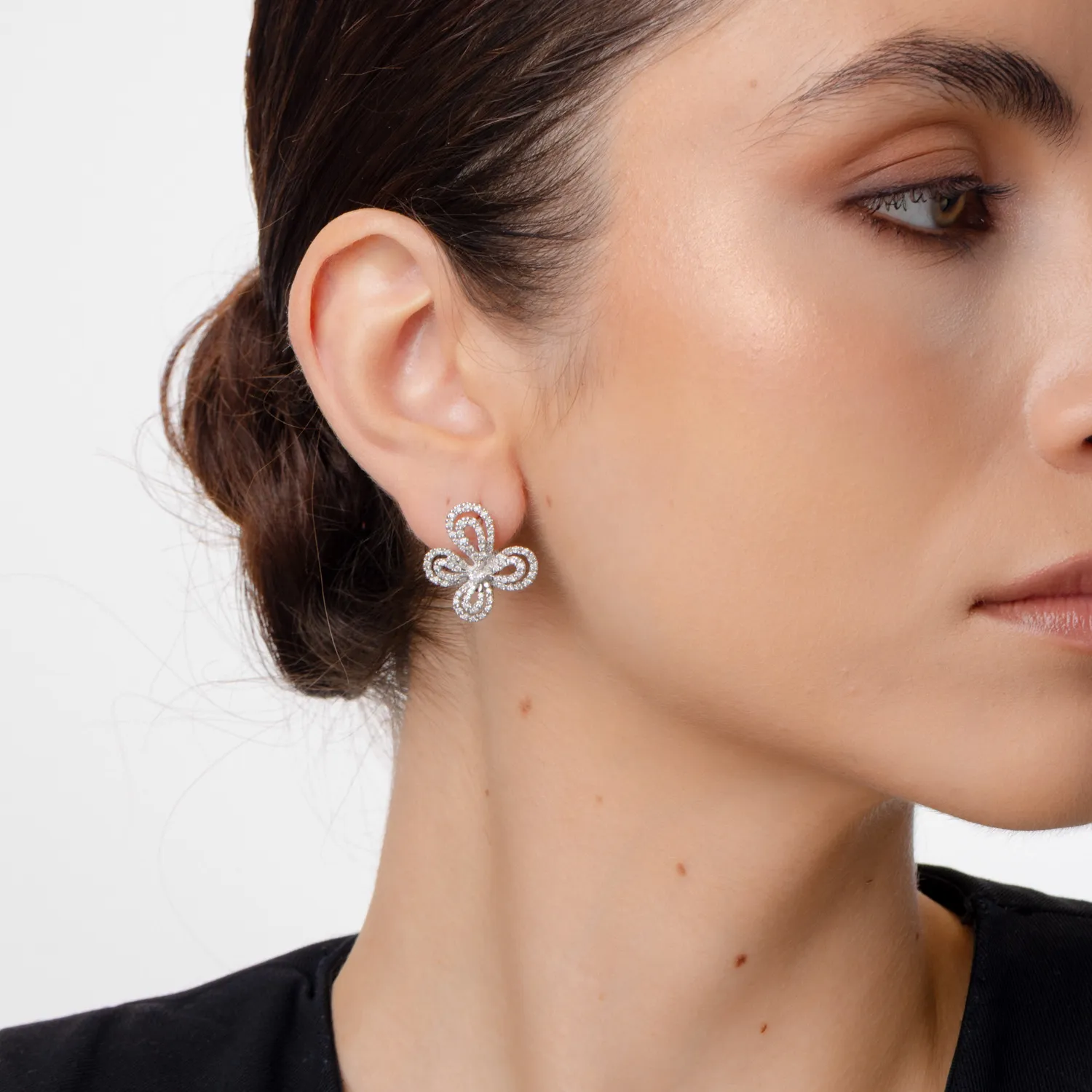 Kolczyki z 18K białego złota z diamentami o masie 1.212ct