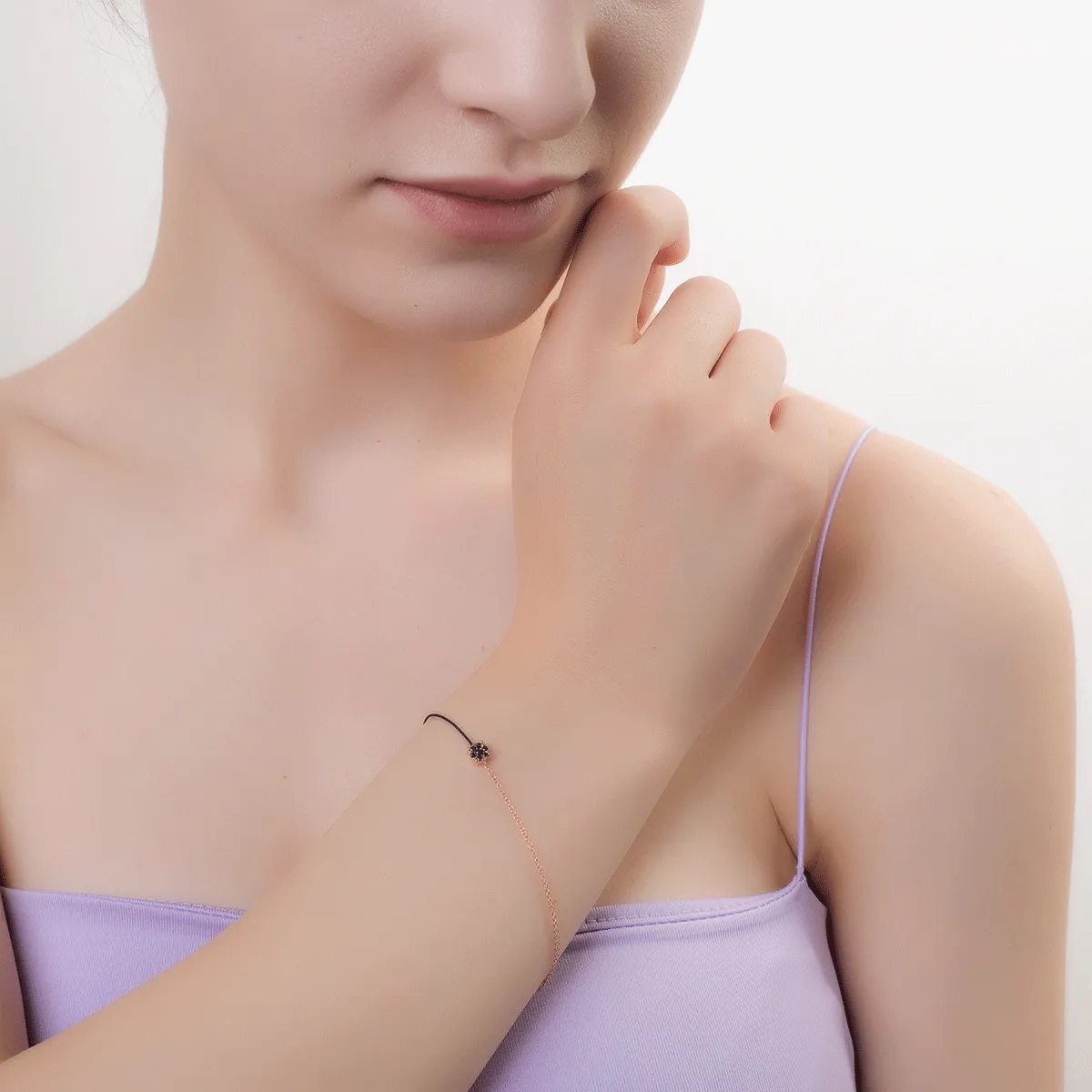 14K rózsaszín arany karkötő 0.122ct fekete gyémántokkal