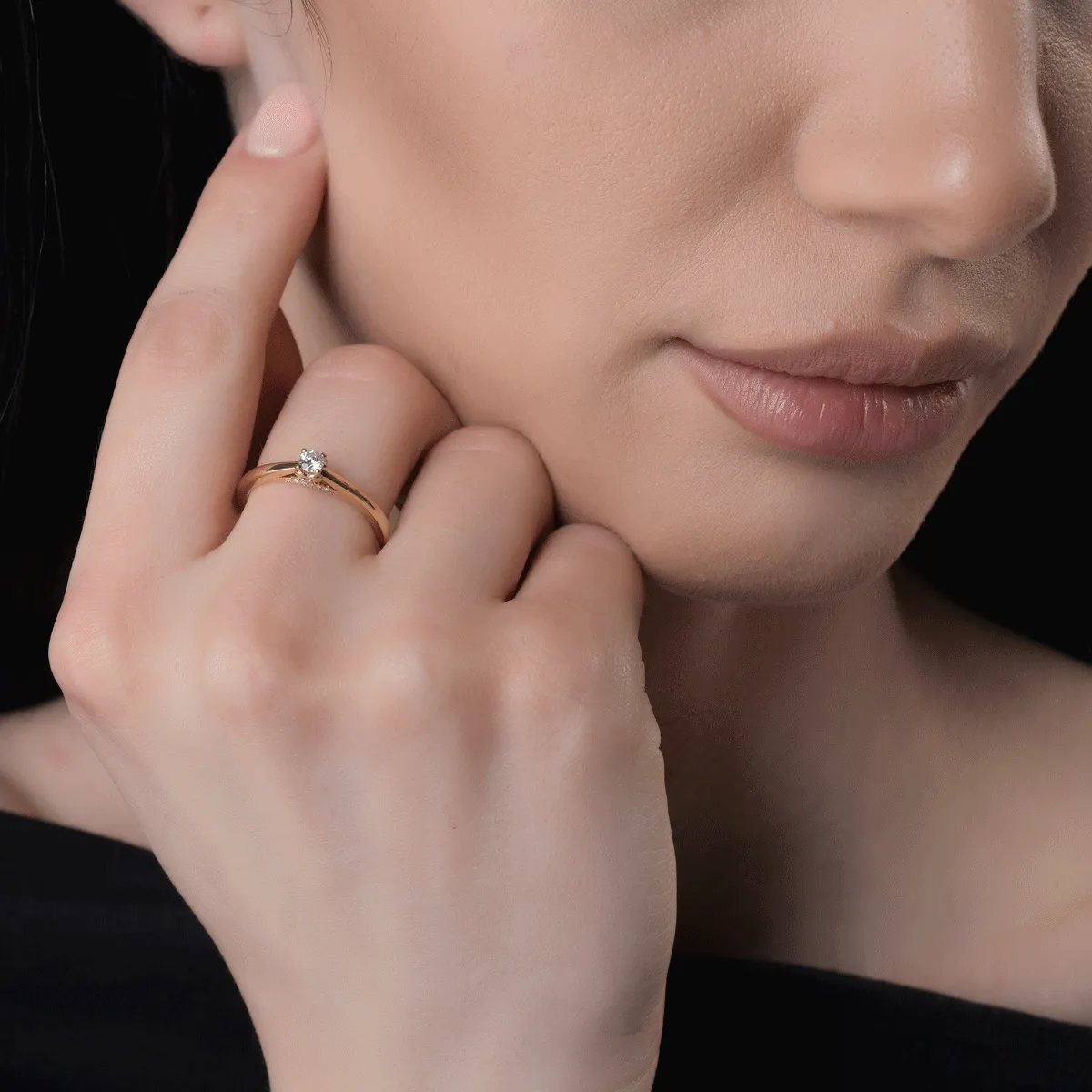 Inel de logodna din aur galben cu diamant de 0.07ct si diamante de 0.09ct