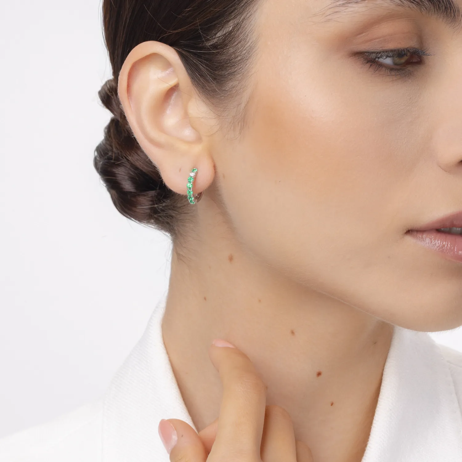 18k-os fehér arany fülbevaló 0.68ct és gyémánt 0.1ct