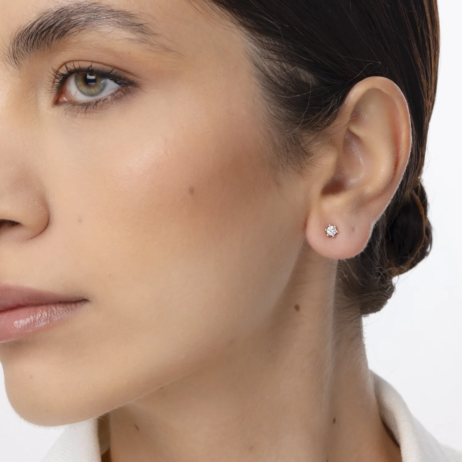 18K fehérarany fülbevaló 0.3ct gyémánttal