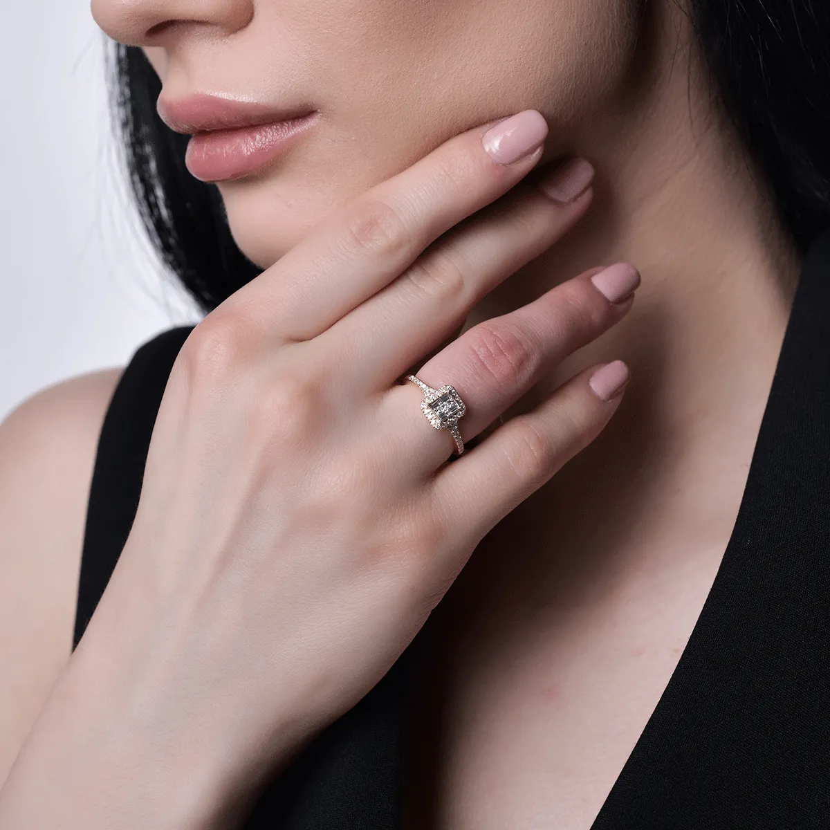 Inel de logodna din aur galben de 18K cu diamante de 0.39ct