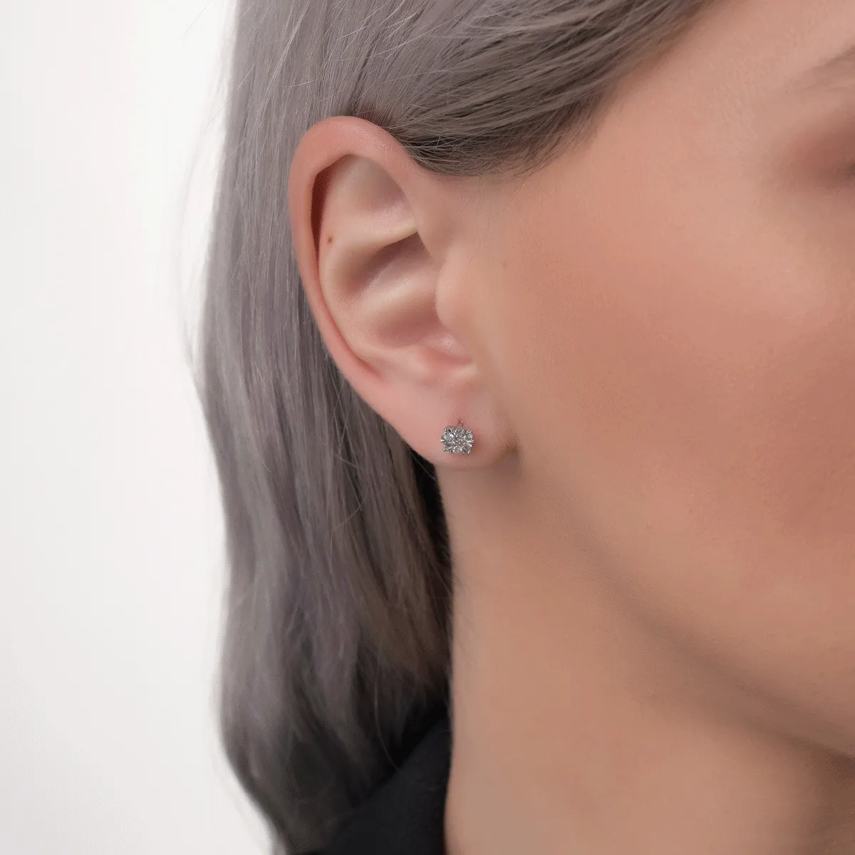 Cercei din aur alb cu diamante de 0.25ct