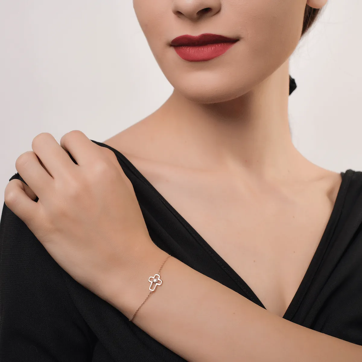 Bratara din aur roz cu diamant de 0.06ct