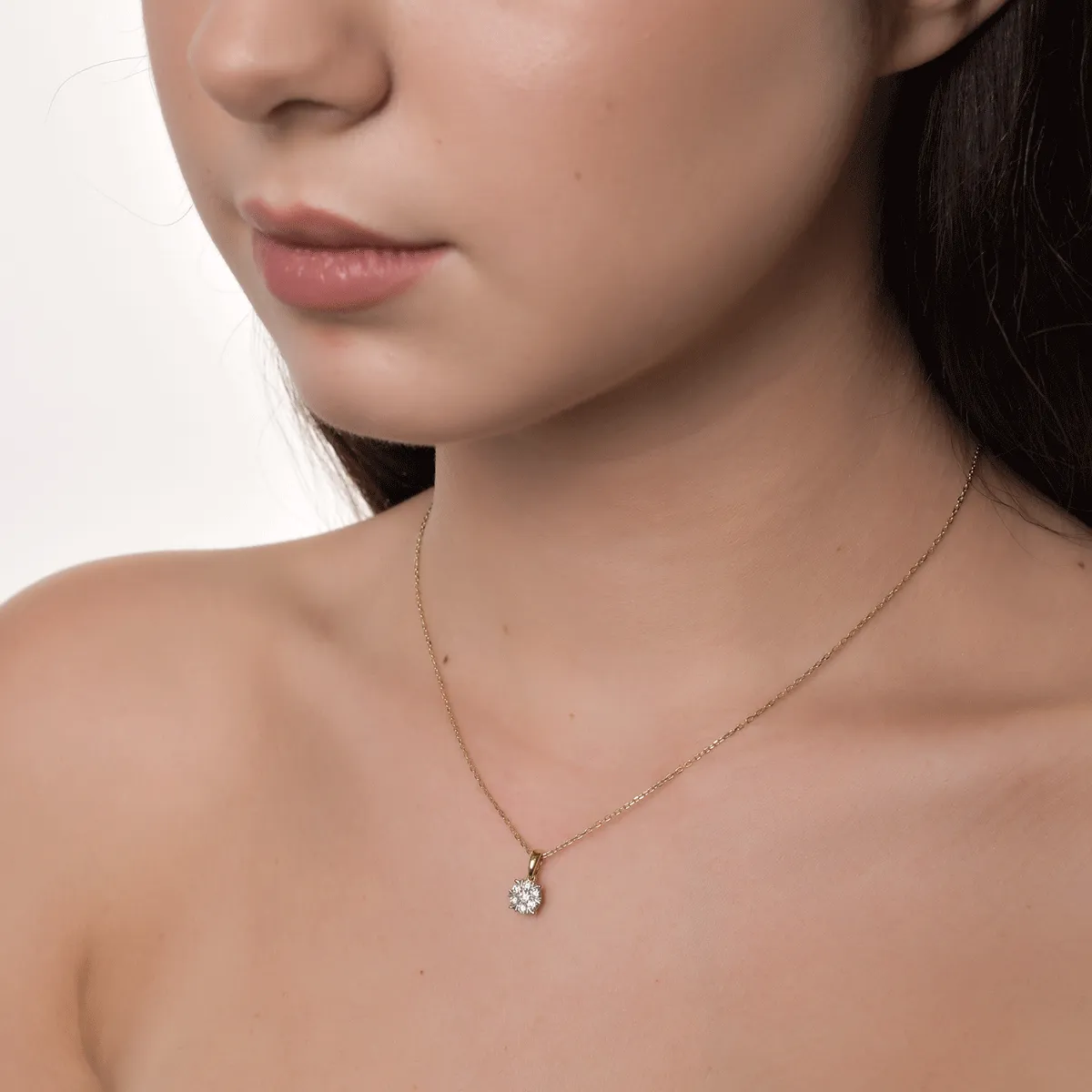 18K sárga arany medál 0.5ct gyémántokkal
