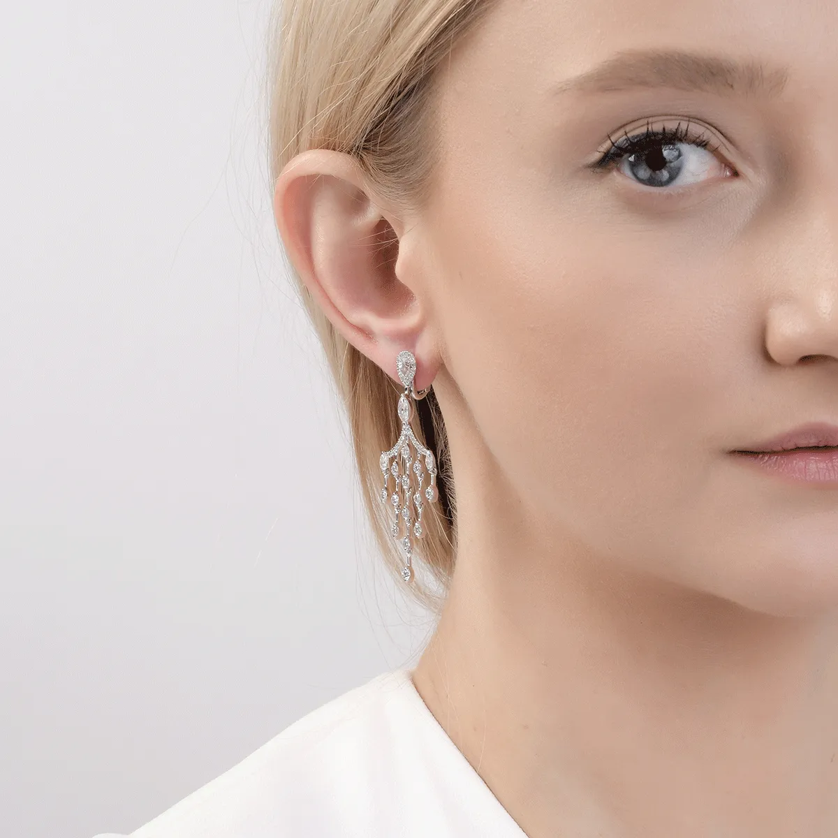 White gold earrings with 3.2ct diamonds