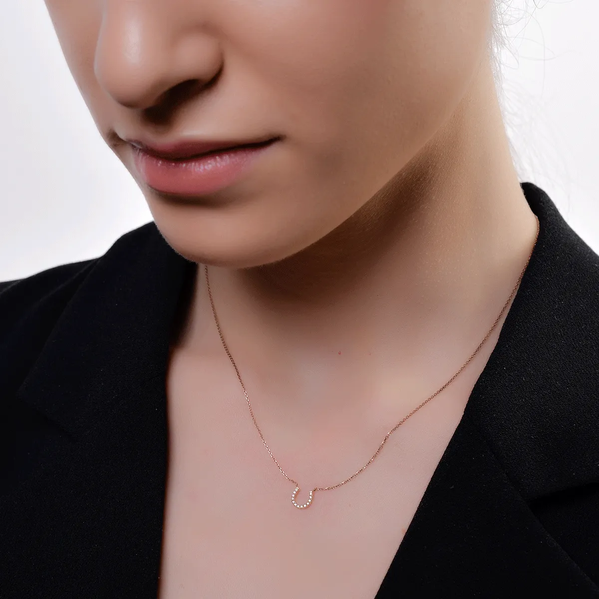 Łańcuszek z wisiorkiem z 18K różowego złota i diamenty 0.037kr