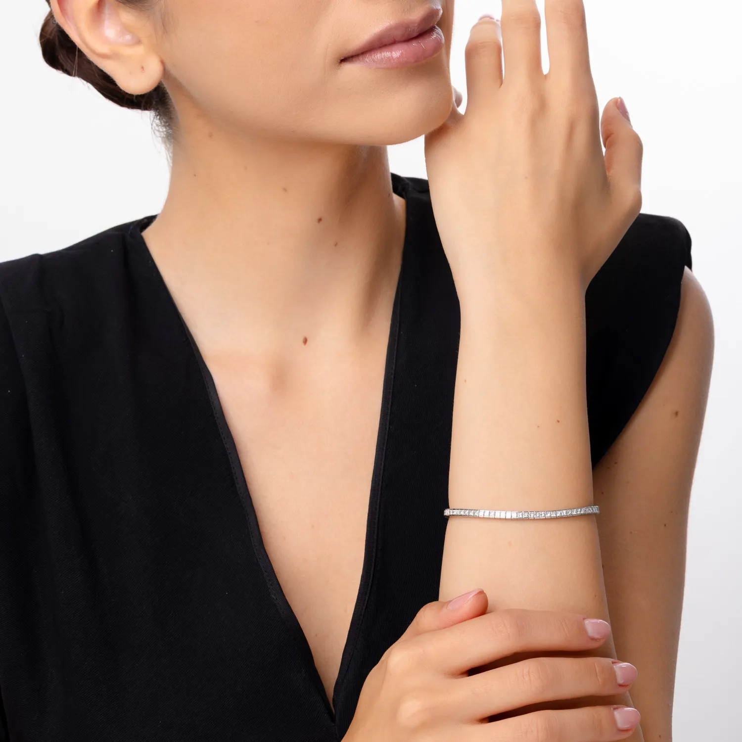 тенис гривна от 18K бяло злато с 5ct диаманти