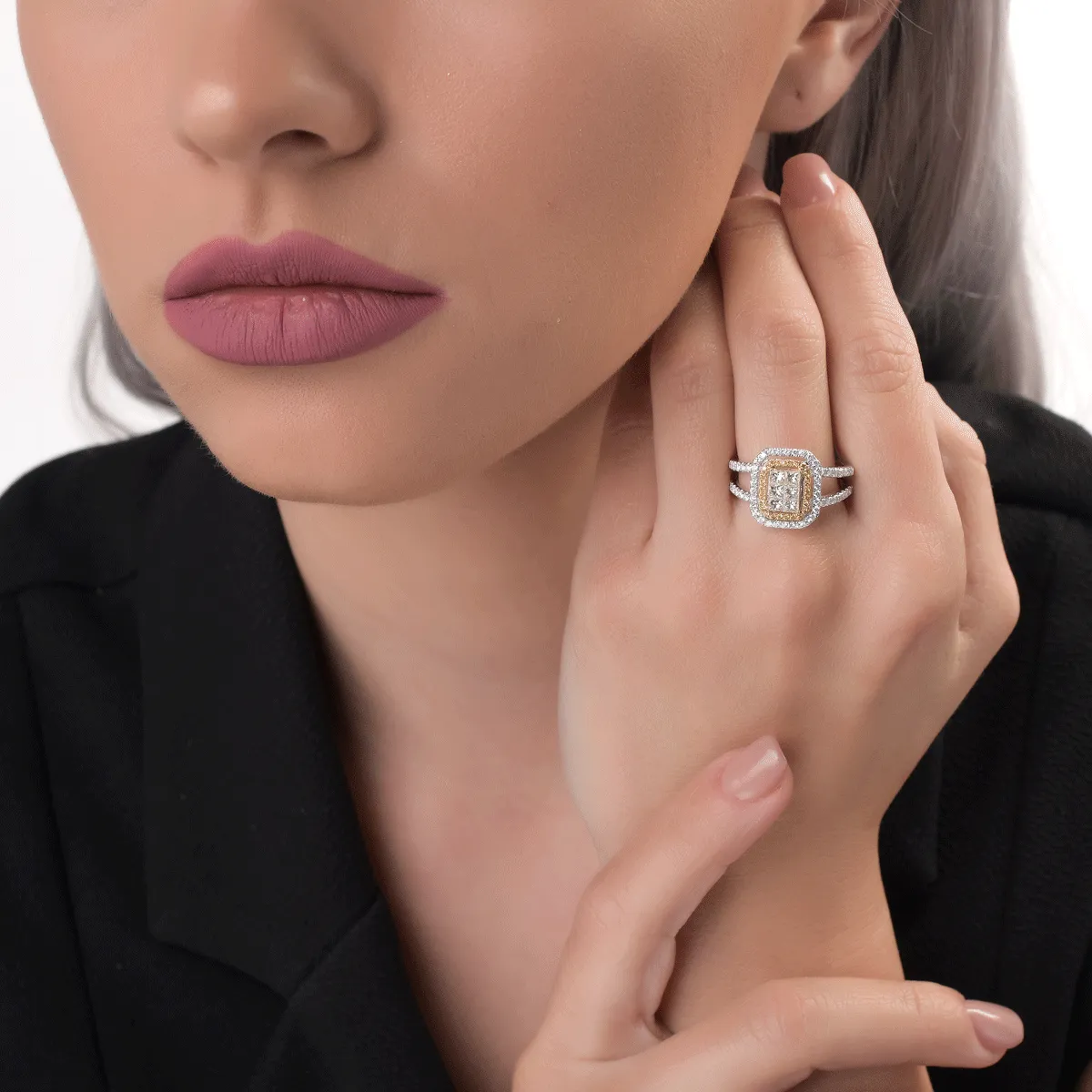 Пръстен от 18K жълто-бяло злато с 1.15ct диаманти