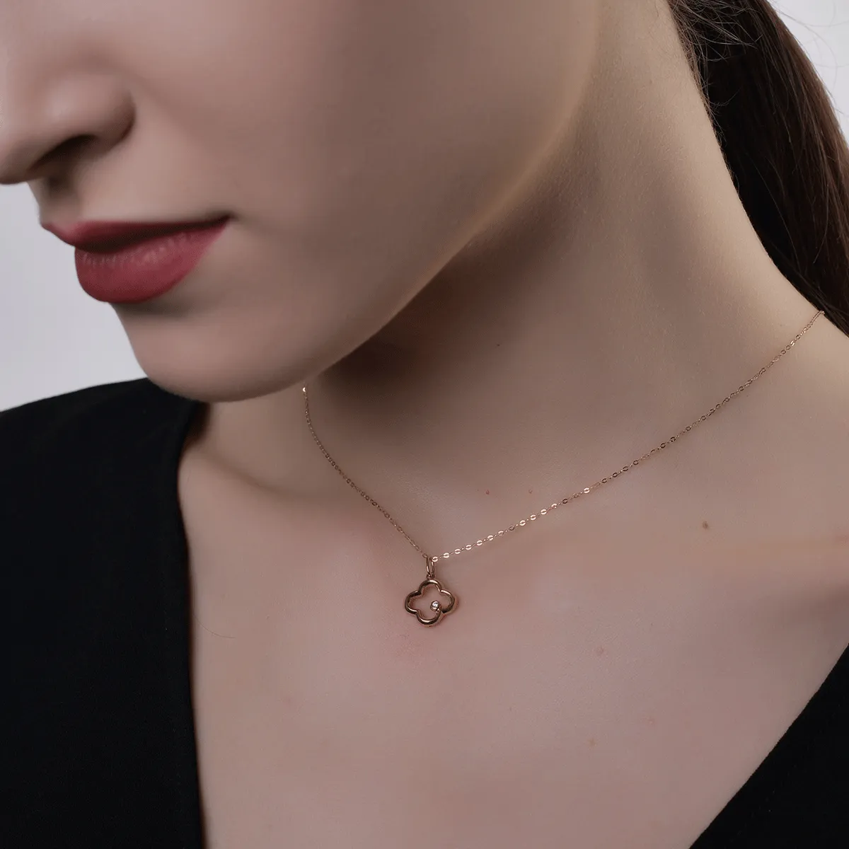 18K rose gold pendant necklace with 0.009ct diamond