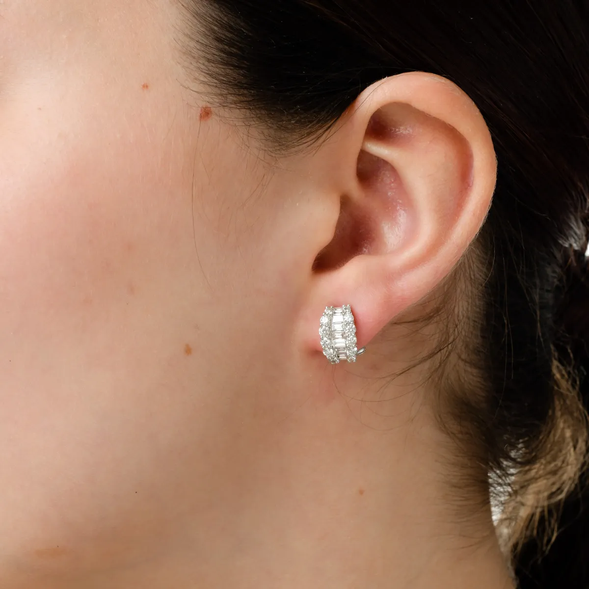Обеци от 18K бяло злато с 1.36ct диаманти