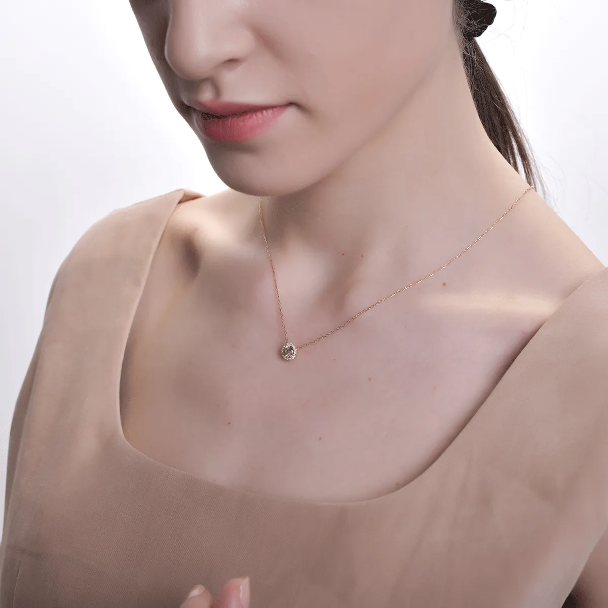 Lant cu pandantiv din aur roz cu diamant maro de 0.51ct si diamante transparente de 0.08ct