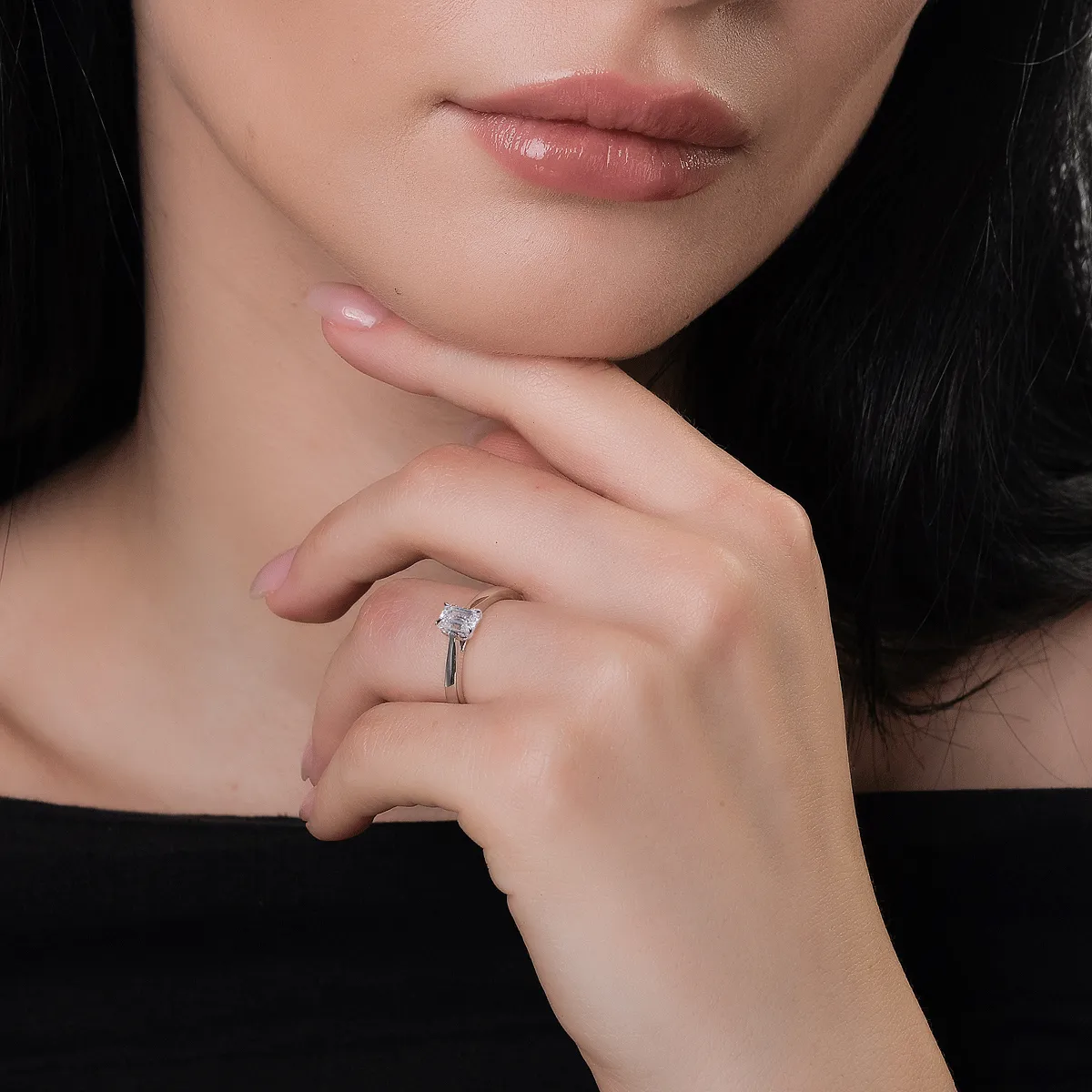 Inel de logodna din platina cu un diamant solitaire de 0.31ct