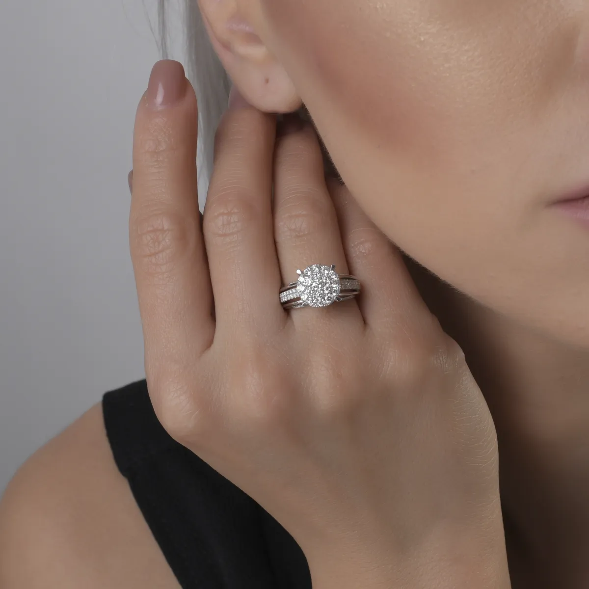 Inel de logodna din aur alb de 18K cu diamante de 0.8ct