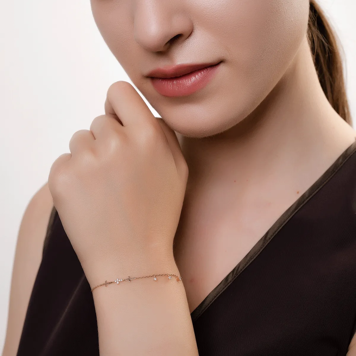Bratara din aur roz de 18K cu diamante de 0.088ct