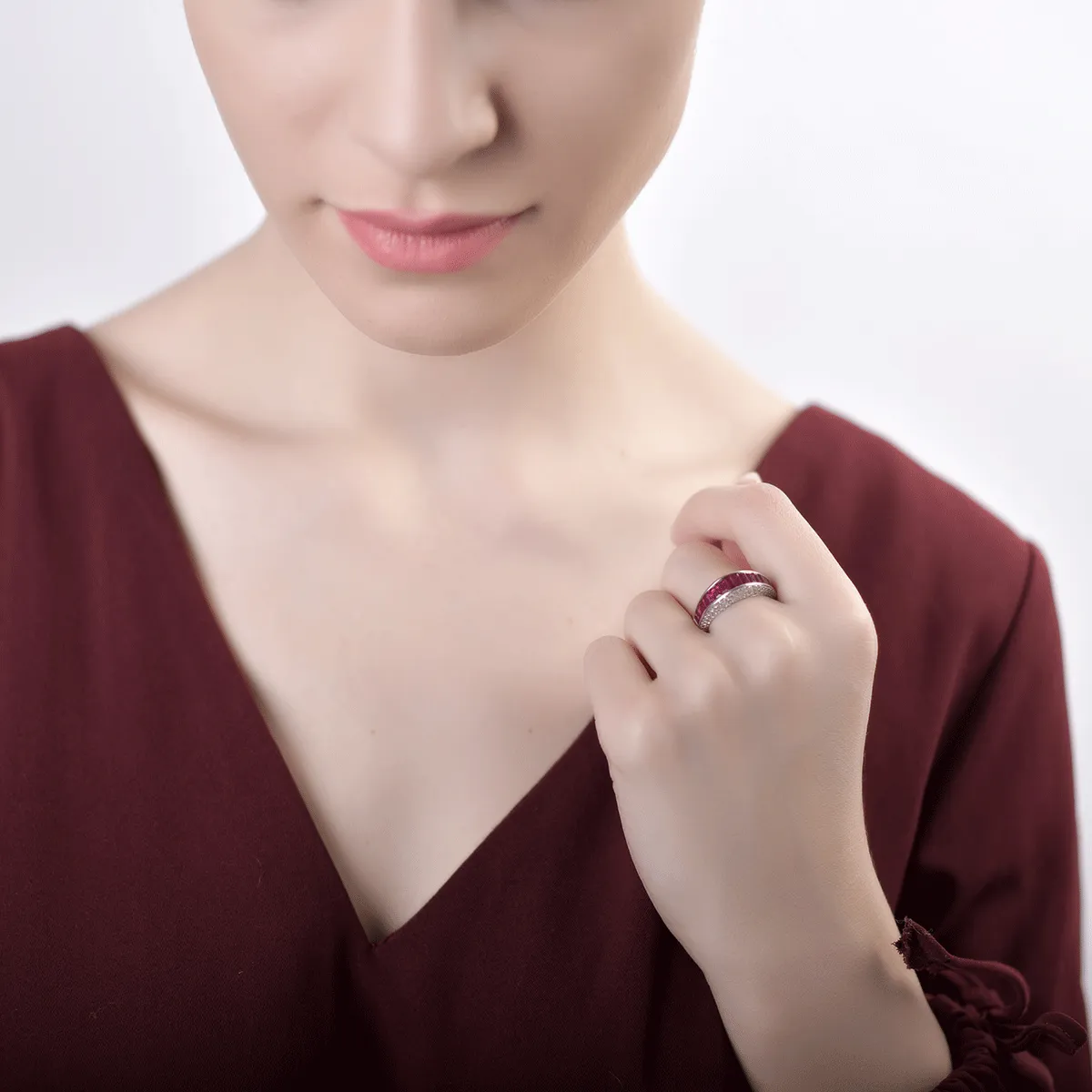 Inel din aur alb cu rubine de 1.7ct si diamante de 0.8ct