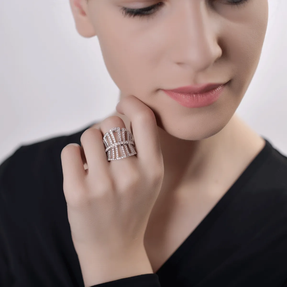Fehérarany gyűrű 1.35ct gyémántokkal