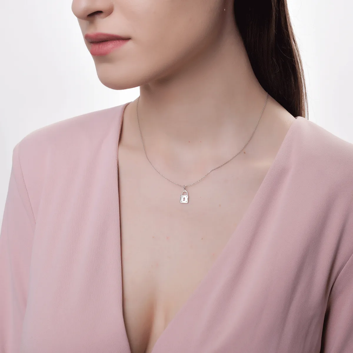 14K white gold pendant