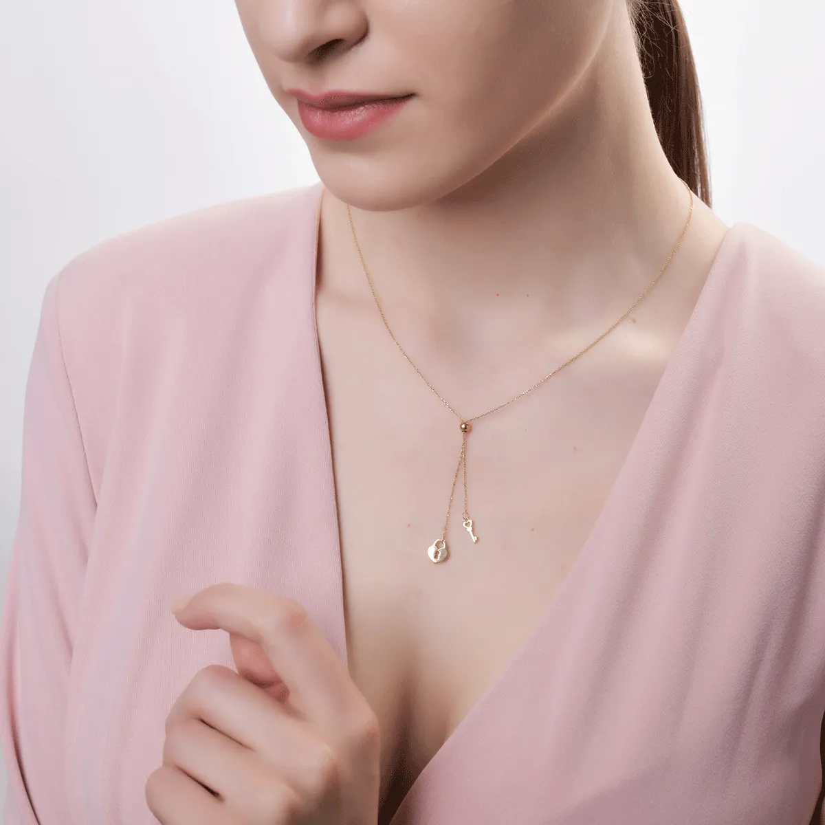 14K yellow gold pendant necklace