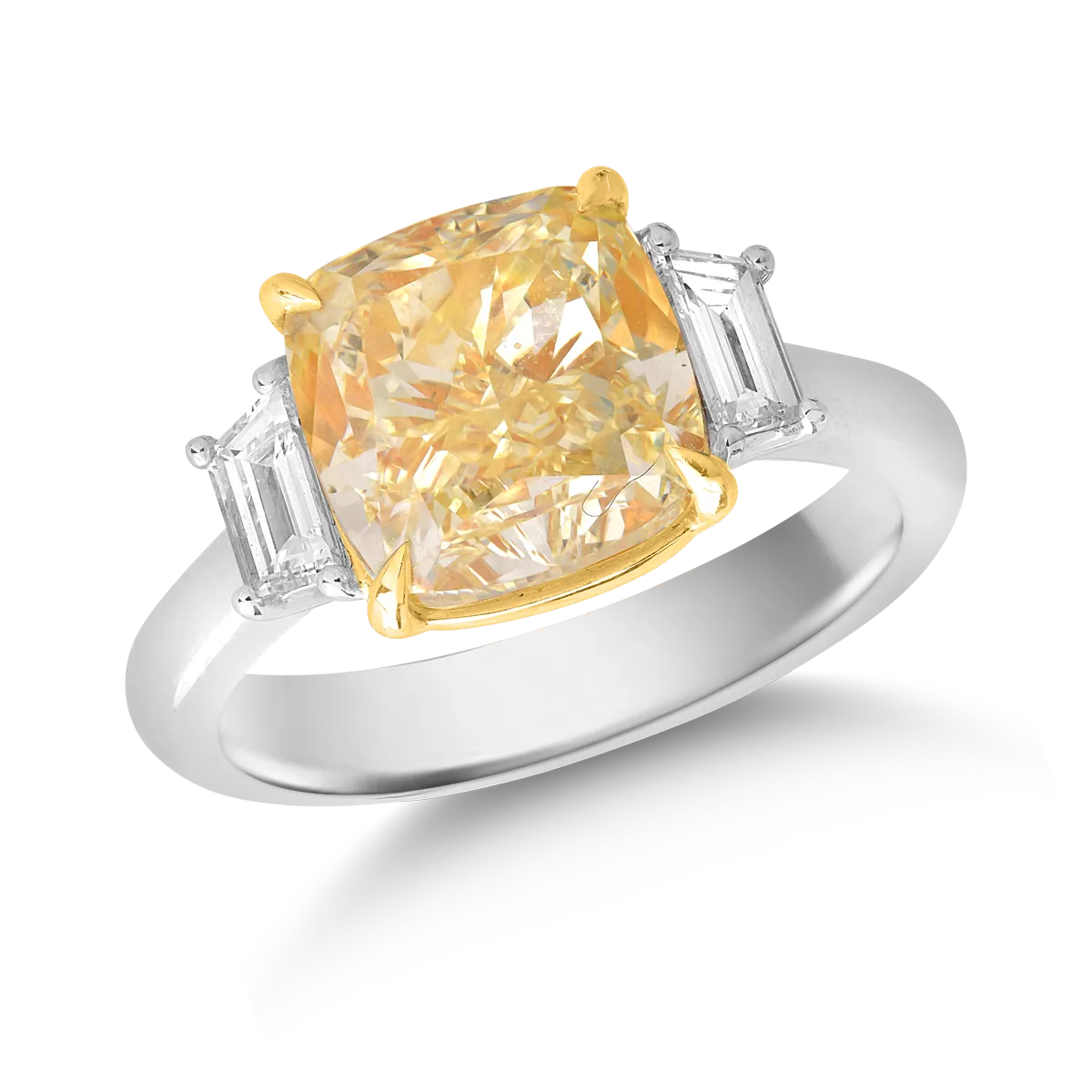 Pierścionek zaręczynowy z 18-karatowego biało-żółtego złota z 5.03-karatowym fantazyjnym diamentem i 0.43-karatowym diamentem