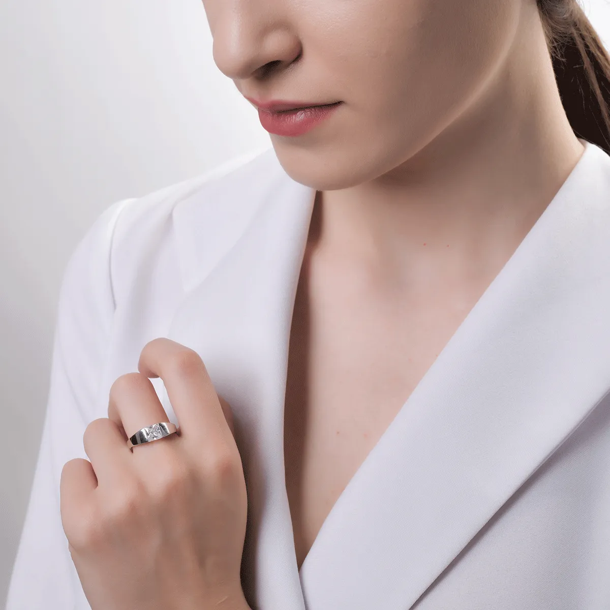 Pierścionek z białego złota 14K