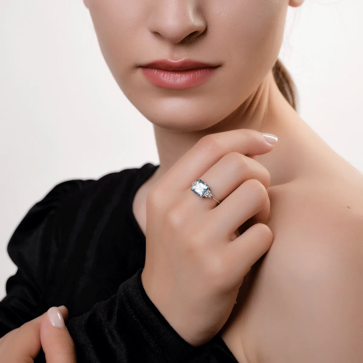 Пръстен от бяло злато 14K