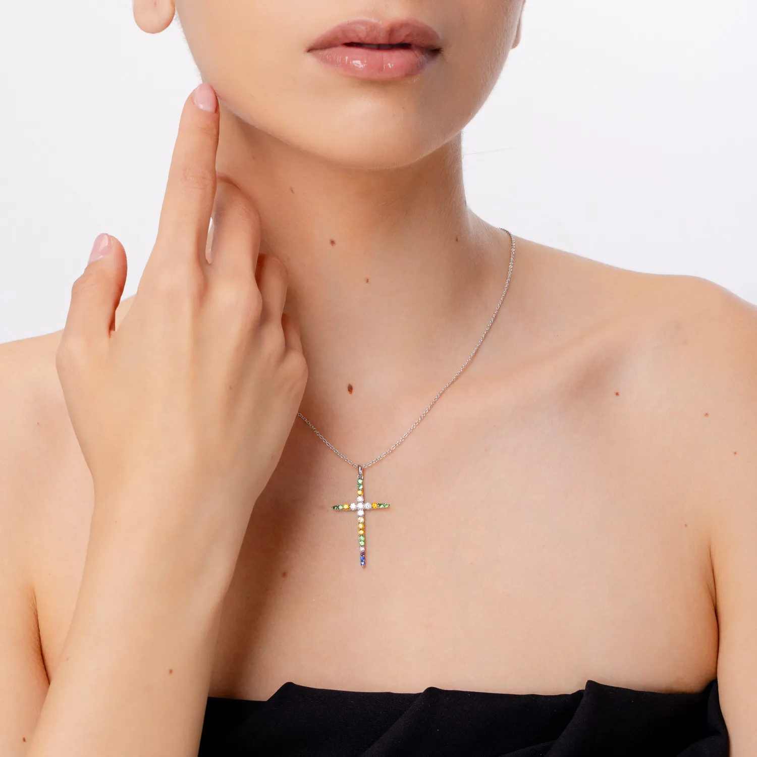 White gold cross pendant necklace with 1.1ct precious stones