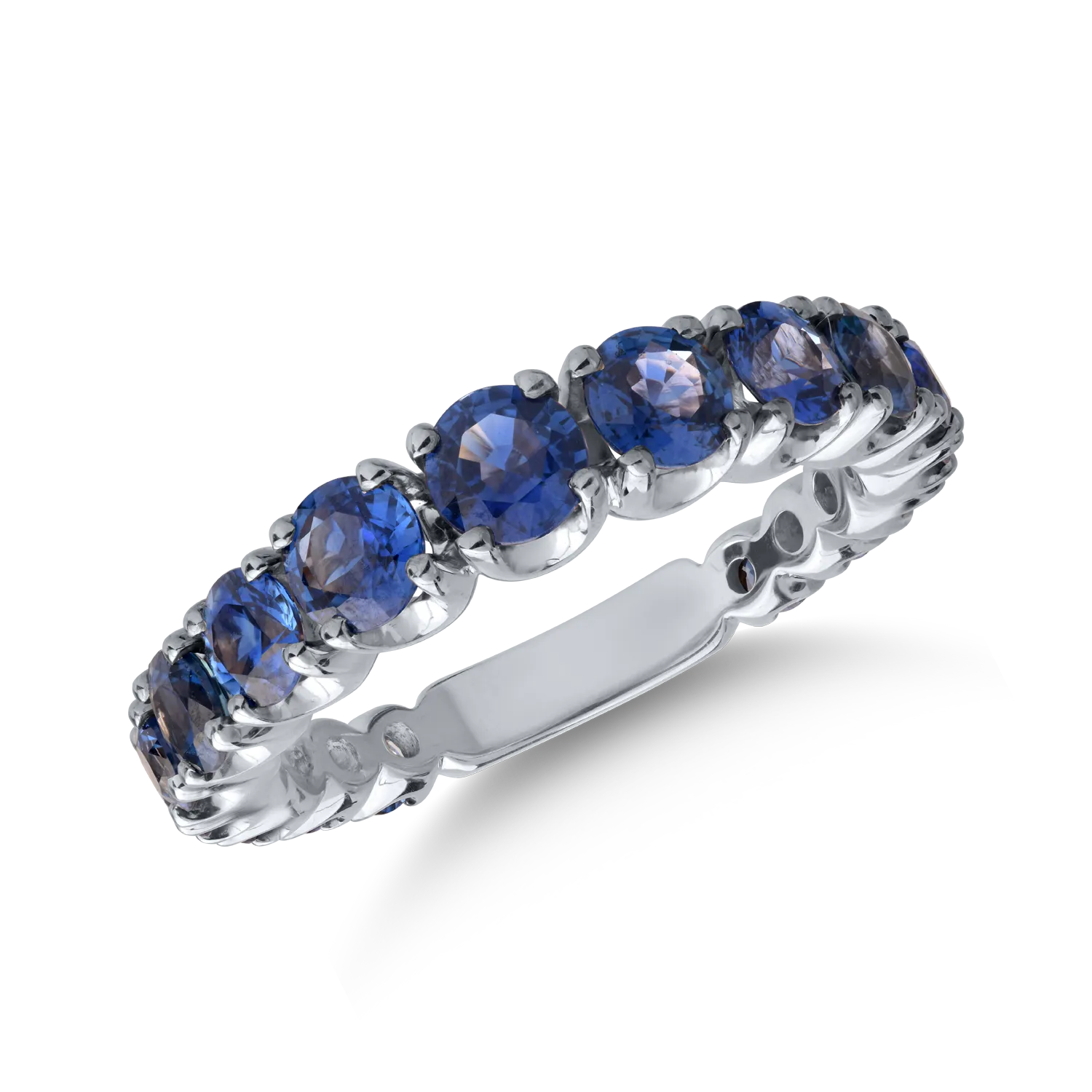 18K white gold ring with 2.62ct sapphires