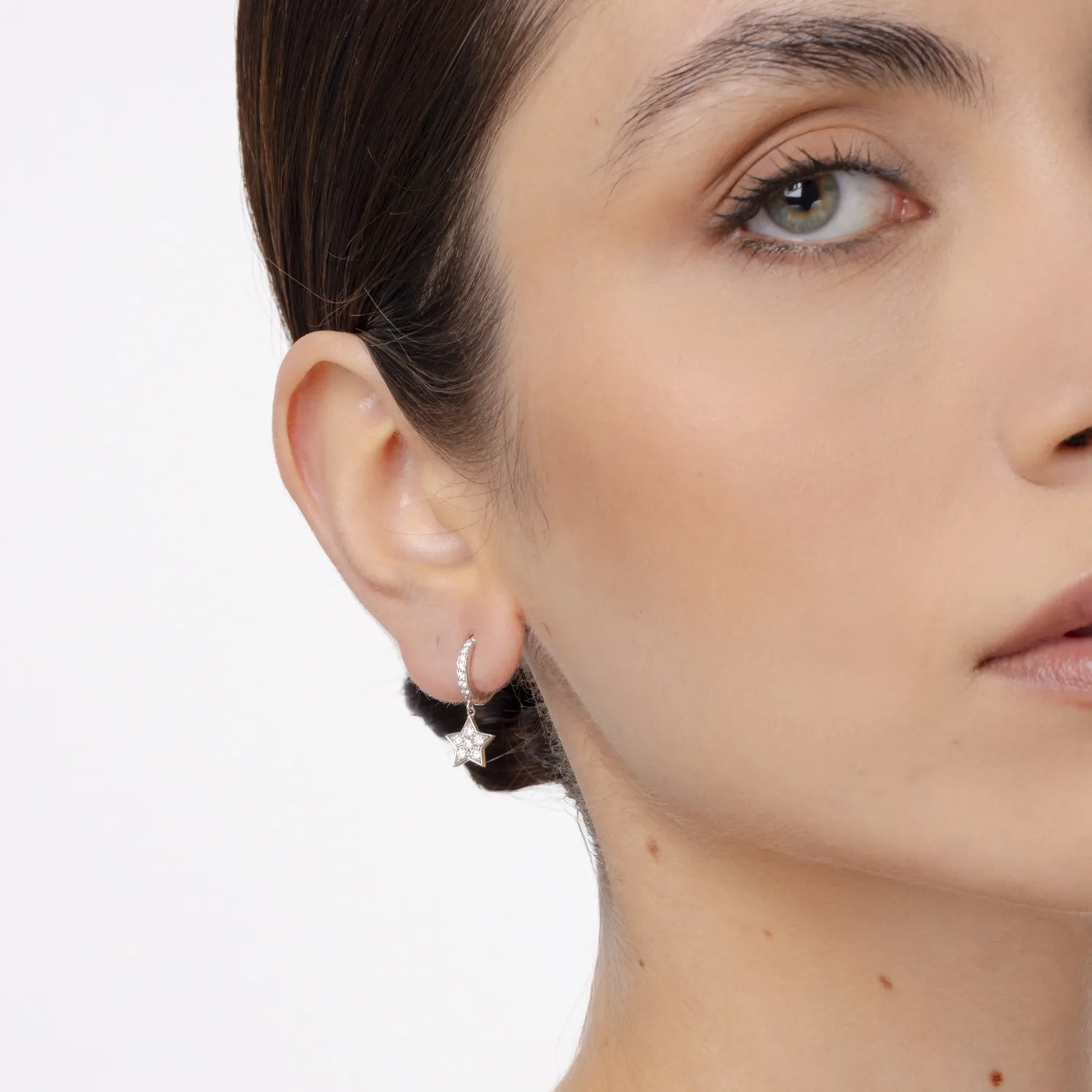 18K fehérarany fülbevaló 0.4ct gyémántokkal