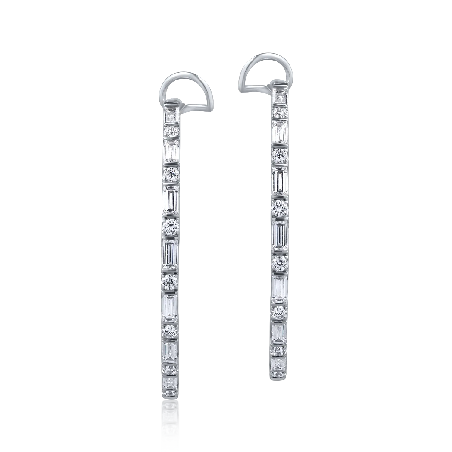 18K white gold earrings with 3.92ct diamonds