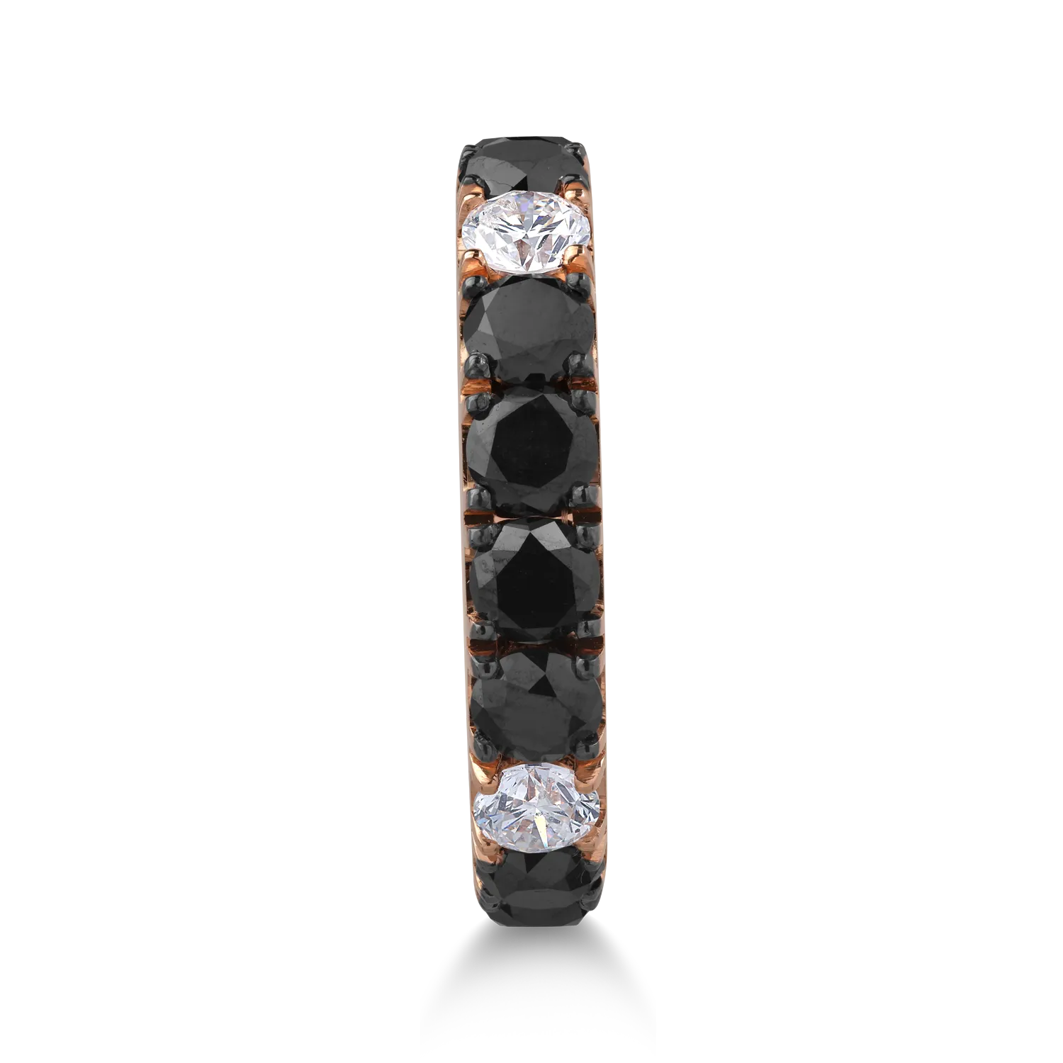 18K rose gold ring with 3.58ct black diamonds and 0.58ct clear diamonds