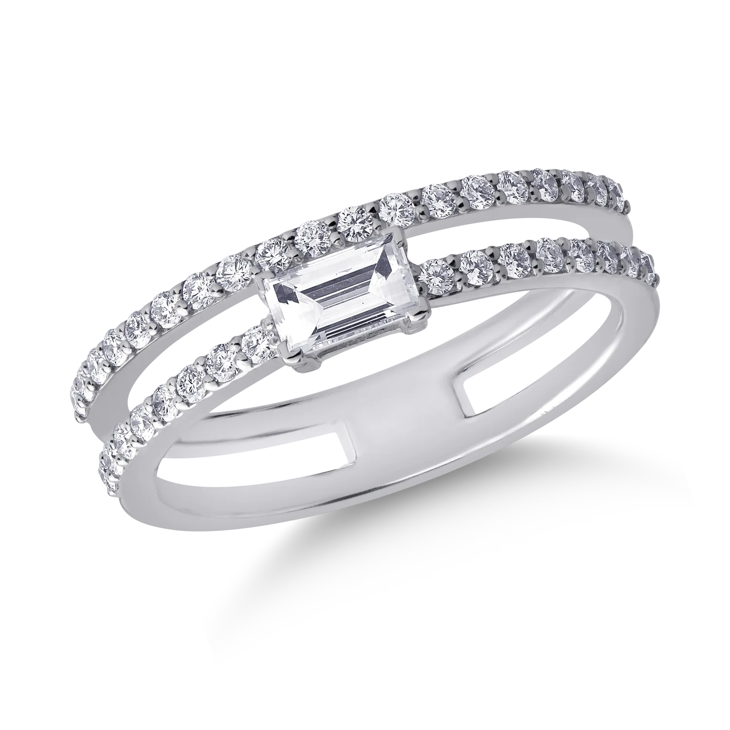 18K white gold ring with 0.25ct diamond and 0.32ct diamonds