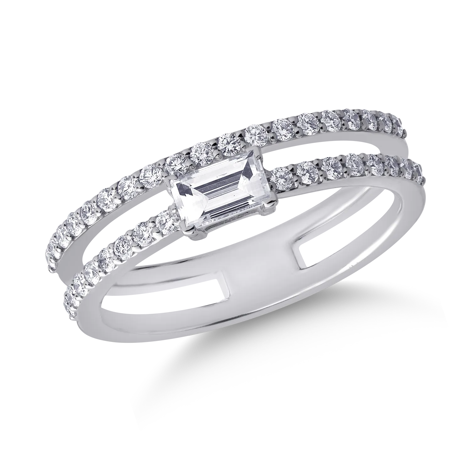 18K white gold ring with 0.25ct diamond and 0.32ct diamonds-126948
