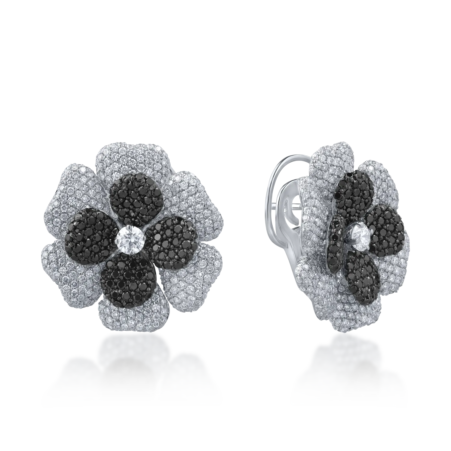 Cercei din aur alb cu diamante transparente de 3.76ct si diamante negre de 1.72ct