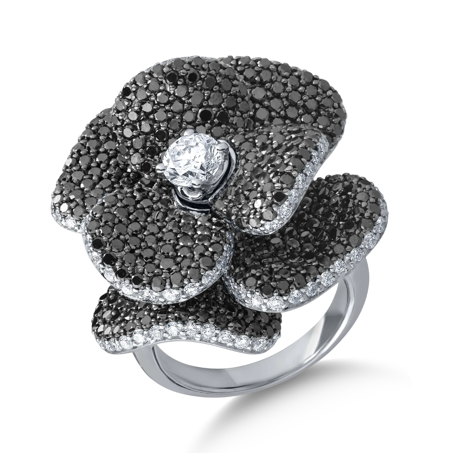 18K white gold ring with 4.83ct black diamonds and 2.04ct clear diamonds