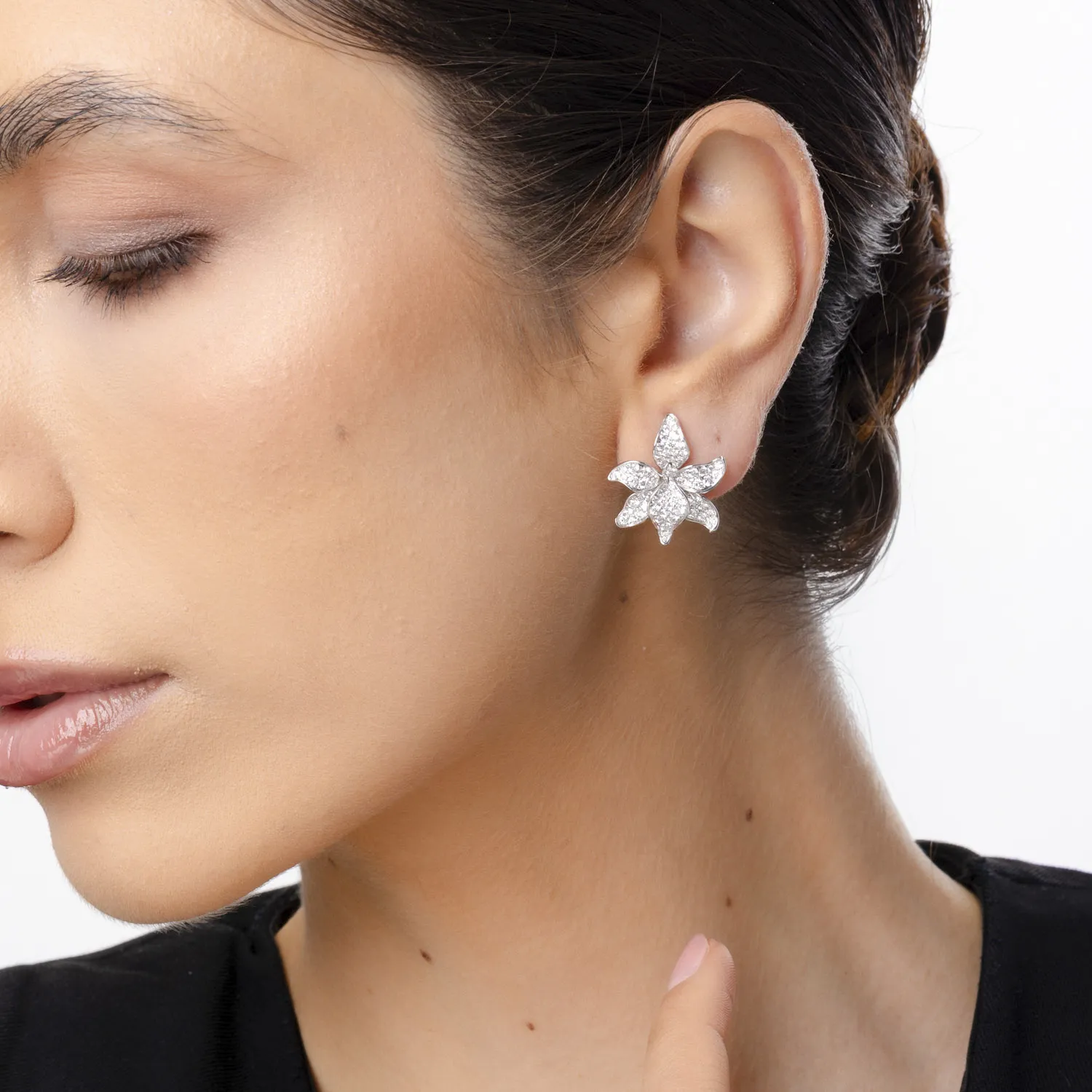 Fehérarany virágos fülbevaló 1.7ct gyémánttal