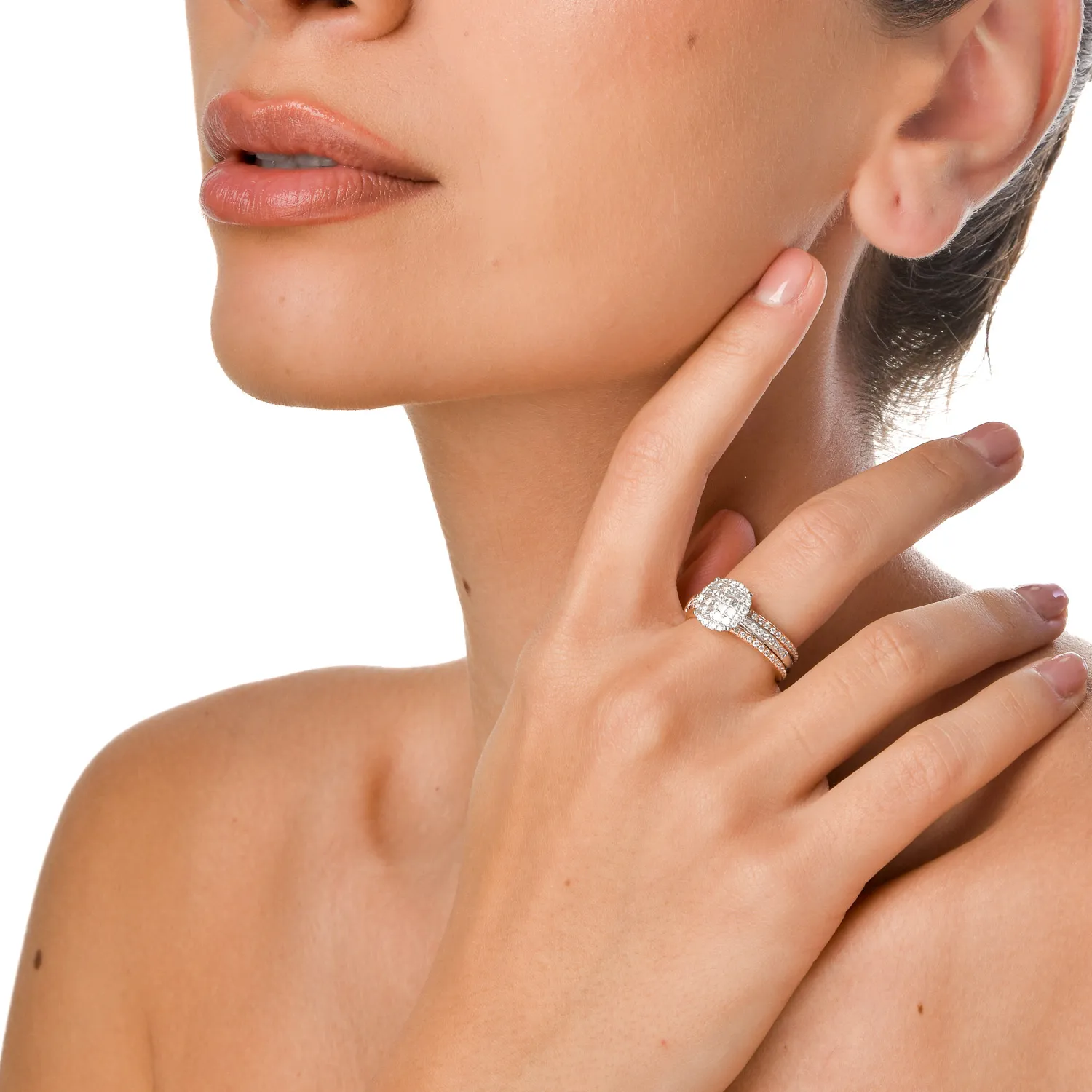 White-rose gold ring with 1.11ct diamonds