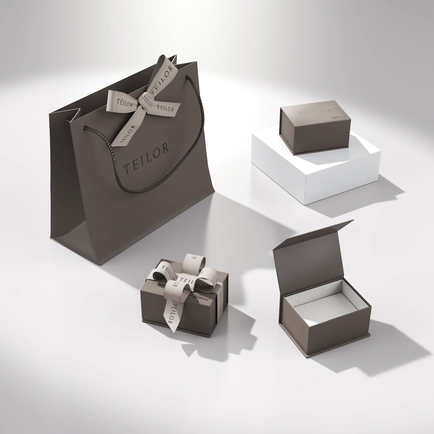 CYRA gold wedding ring