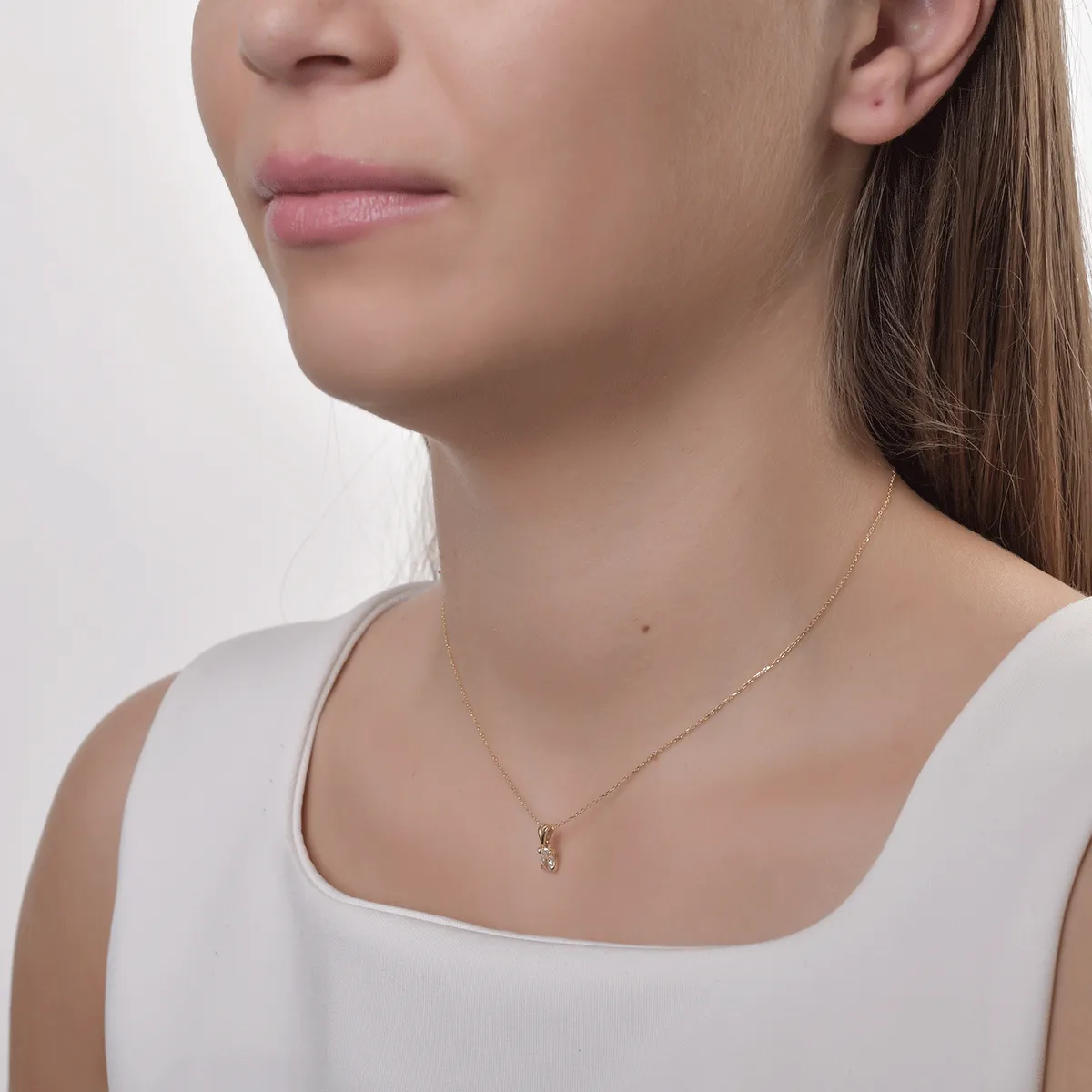 Lant cu pandantiv din aur galben cu diamant de 0.4ct