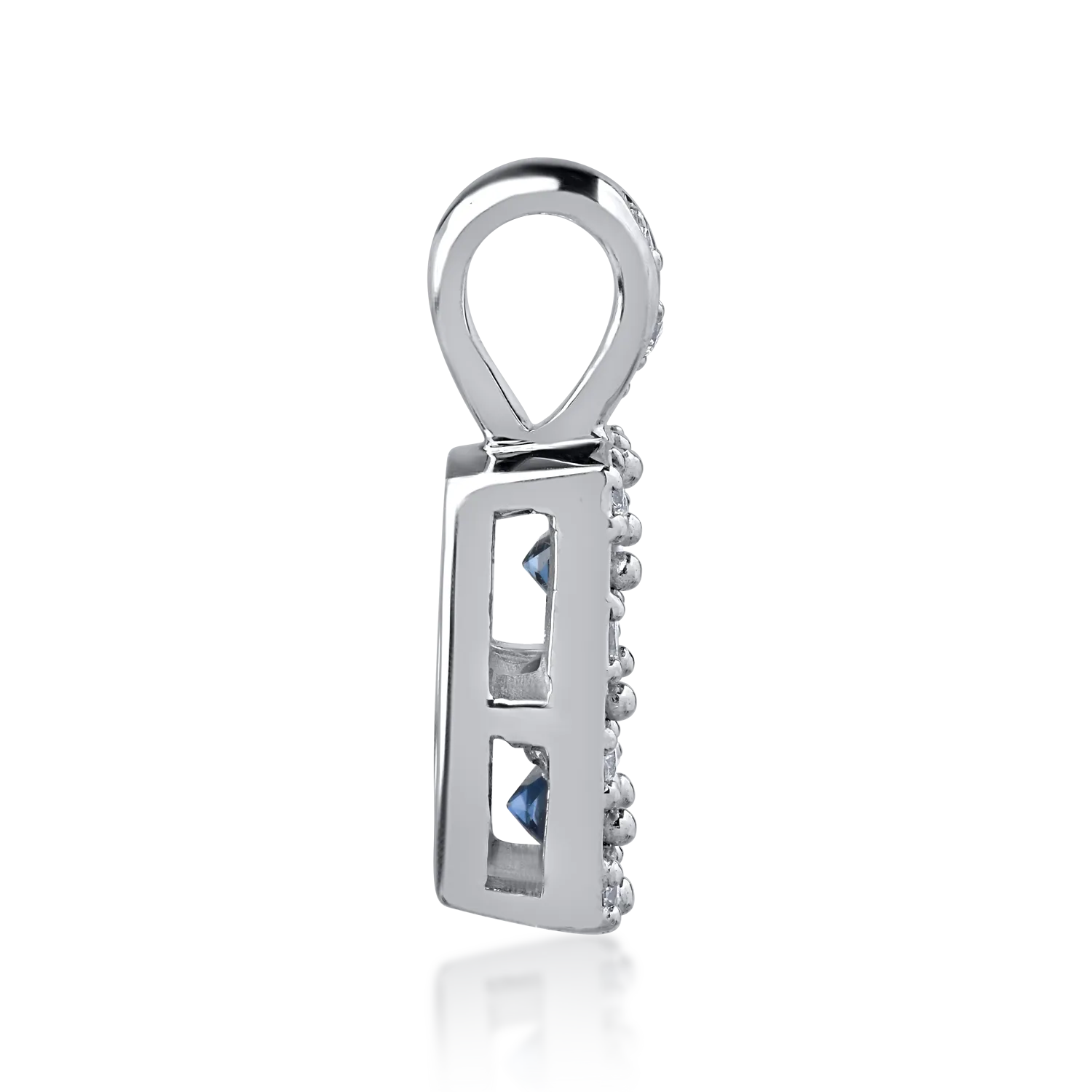 18K white gold pendant with 0.28ct sapphires and 0.07ct diamonds