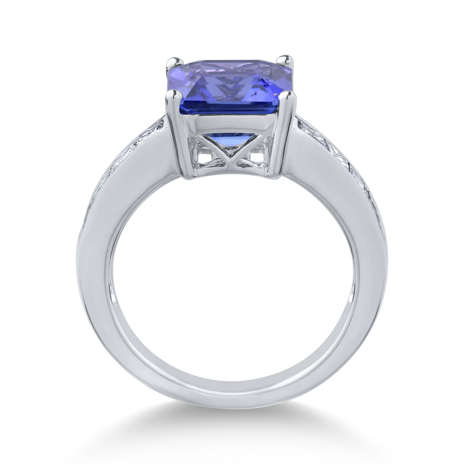 18K fehérarany gyűrű 3.64ct tanzanittal és 0.19ct gyémántokkal