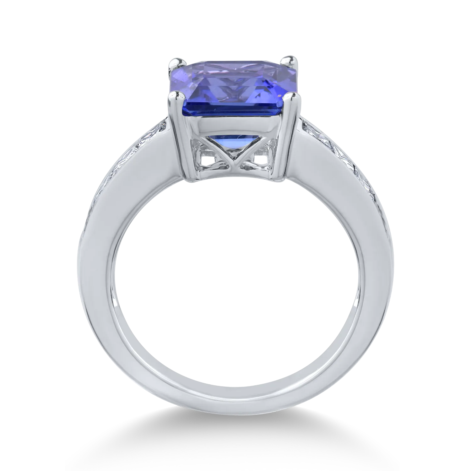 Inel din aur alb cu tanzanit de 3.64ct si diamante de 0.19ct
