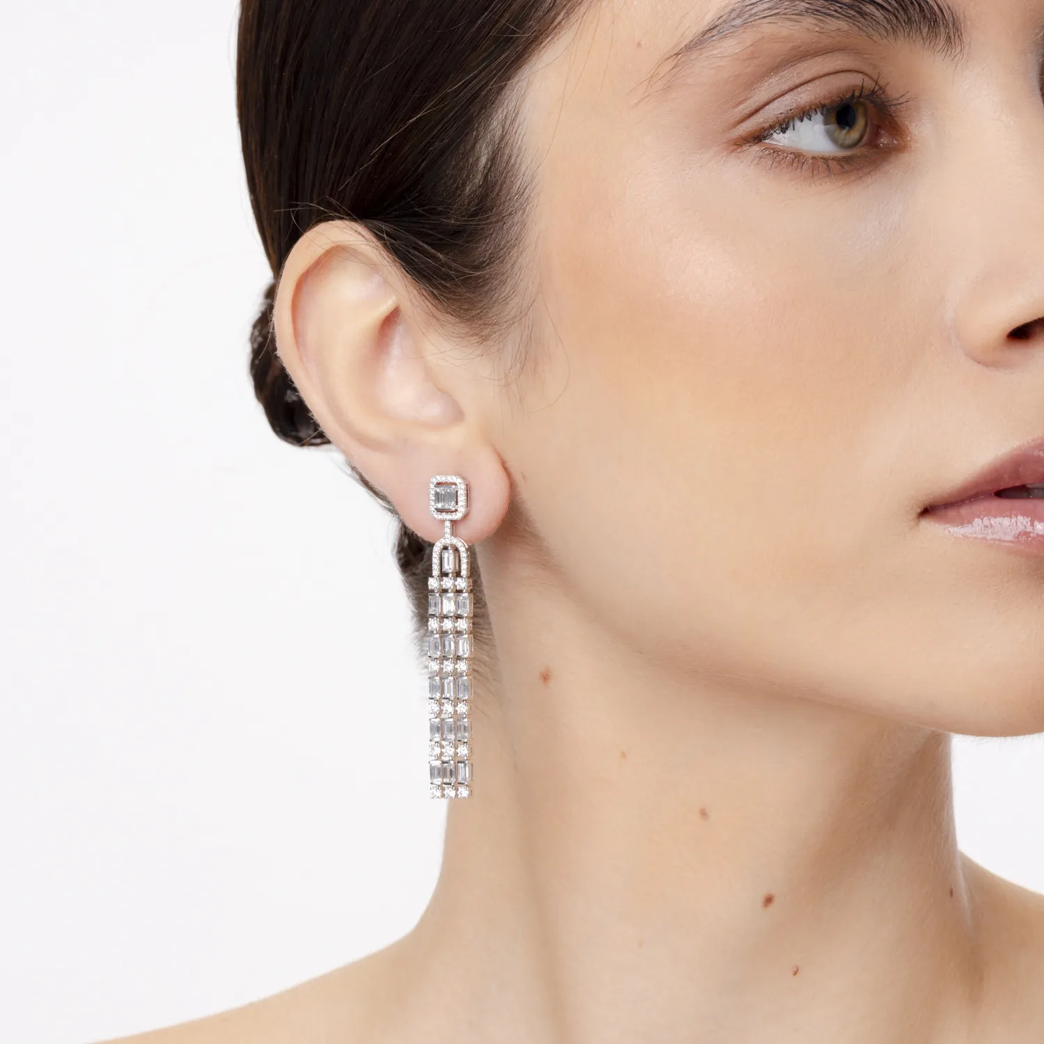 Kolczyki z 18K białego złota z diamentami o masie 5.53ct