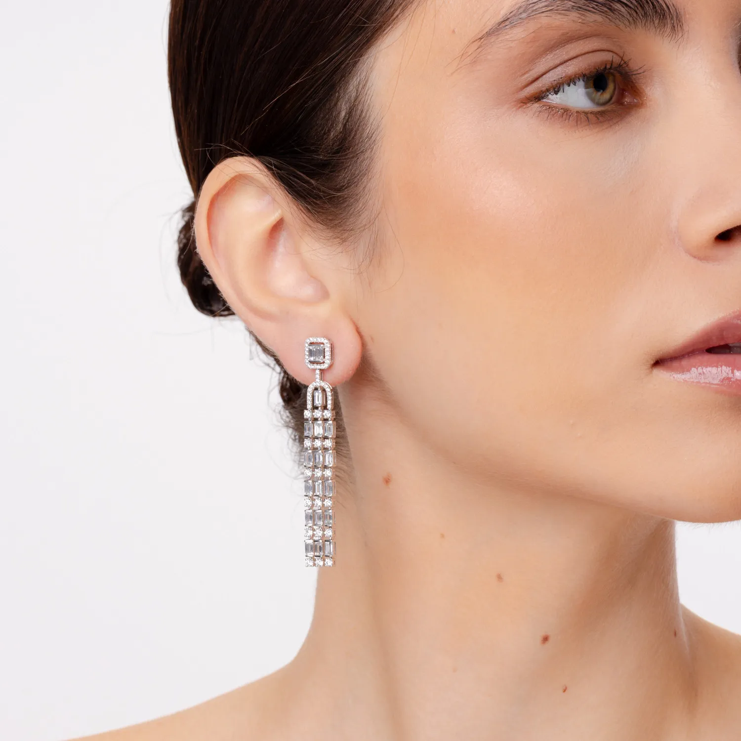 Kolczyki z 18K białego złota z diamentami o masie 5.53ct