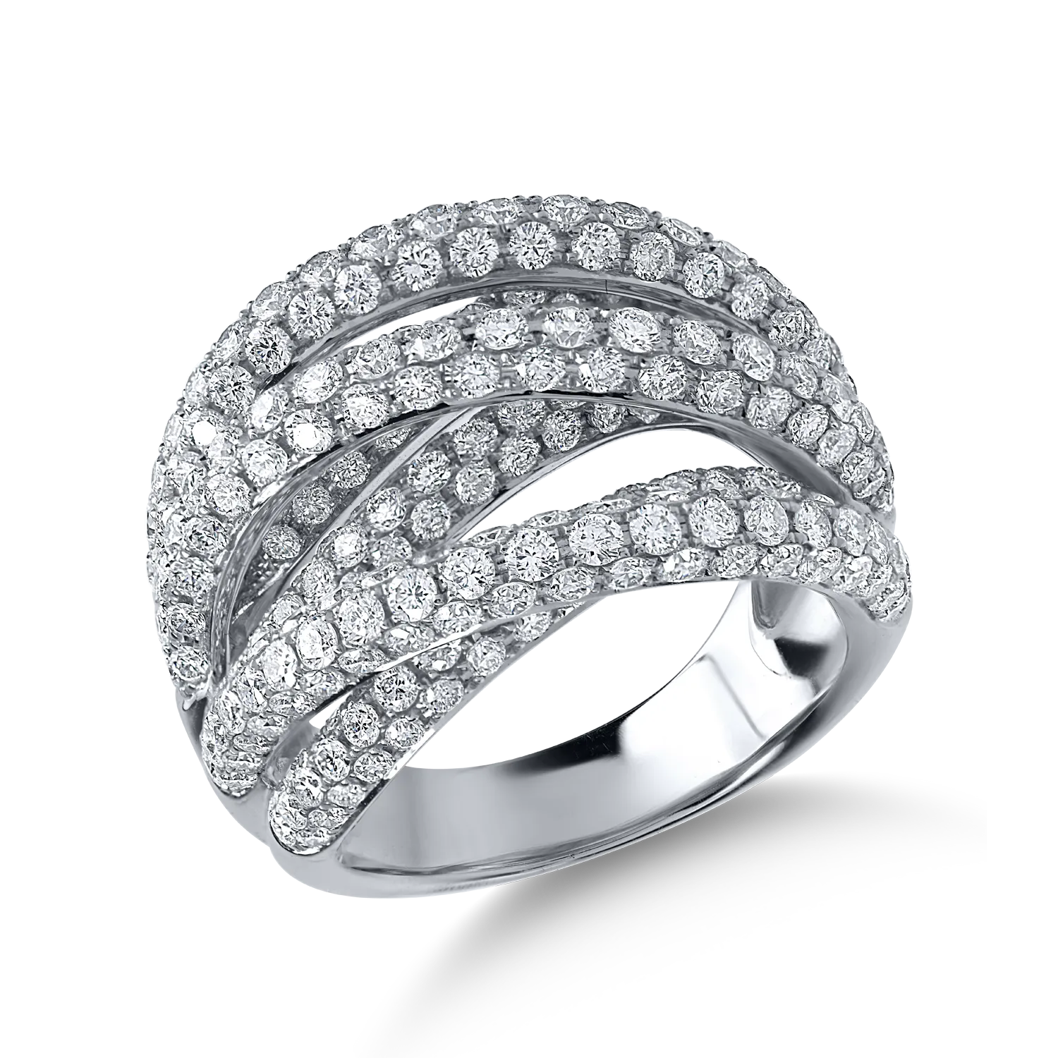 White gold ring with 4.72ct diamonds