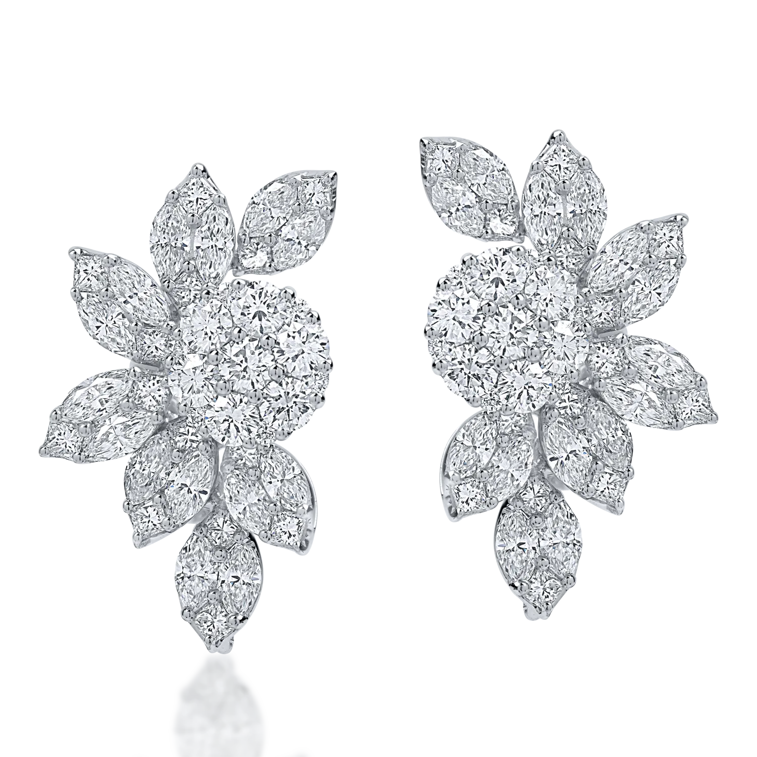 White gold earrings with 3.87ct diamonds