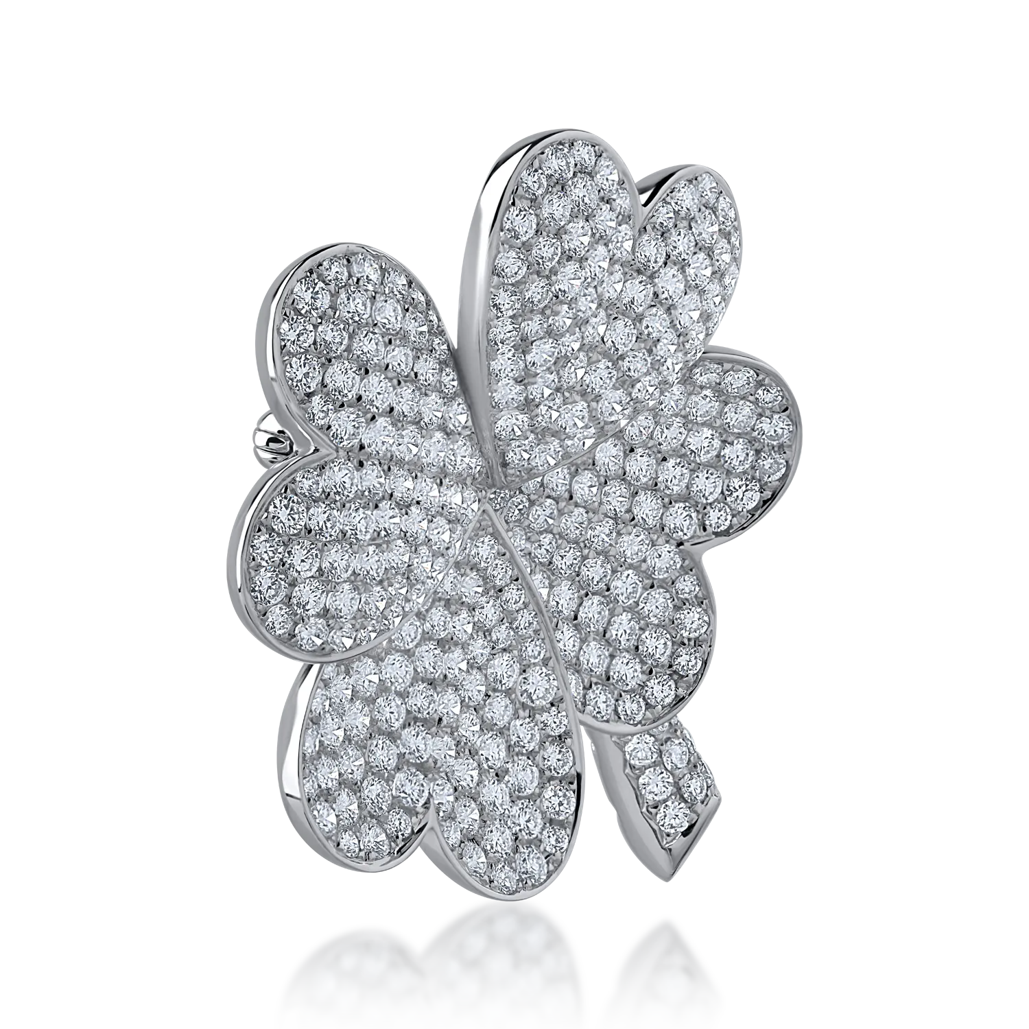 White gold brooch with 3.54ct diamonds