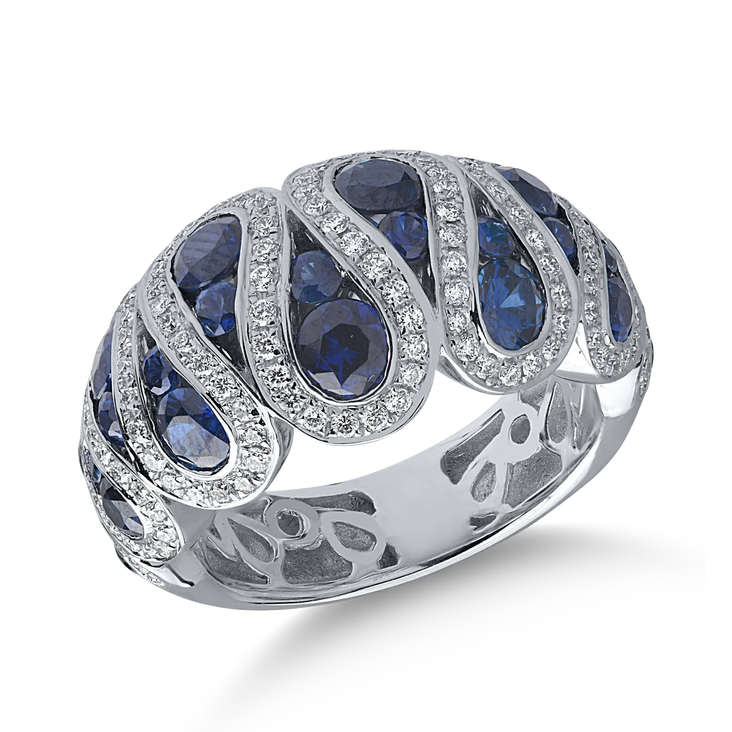 White gold ring with 2.61ct sapphires and 0.64ct diamonds